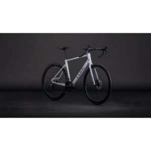 Cube Attain Race - 28 Zoll - Diamant - 2026